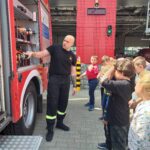 Spotkanie dzieci ze strażakami.